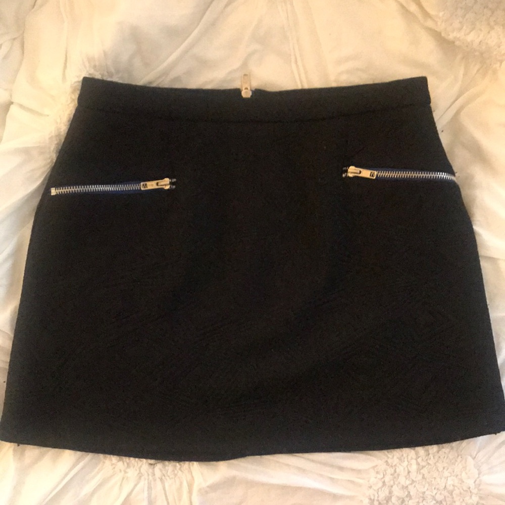 Love.... ady mini skirt